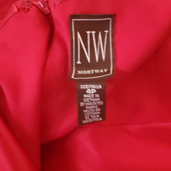 Night Way Gown - Picture 4 of 4